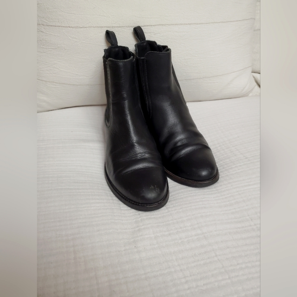 Thursday Boot Company Women's Black Leather Duchess Chelsea Size 7.5 Classic